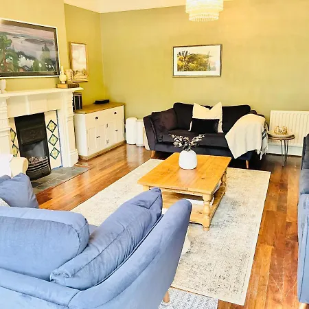 House * Sleeps 11 * Five Star * Harrogate
