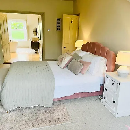 House * Sleeps 11 * Five Star * Сasa de vacaciones