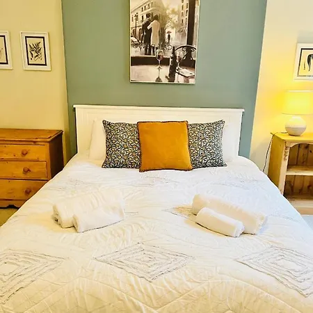House * Sleeps 11 * Five Star * * Harrogate
