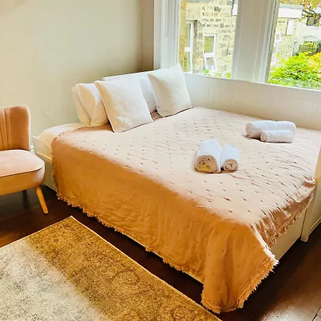 House * Sleeps 11 * Five Star * Сasa de vacaciones Harrogate